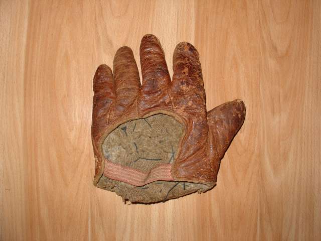 c. 1890's-00's Webless Crescent Back